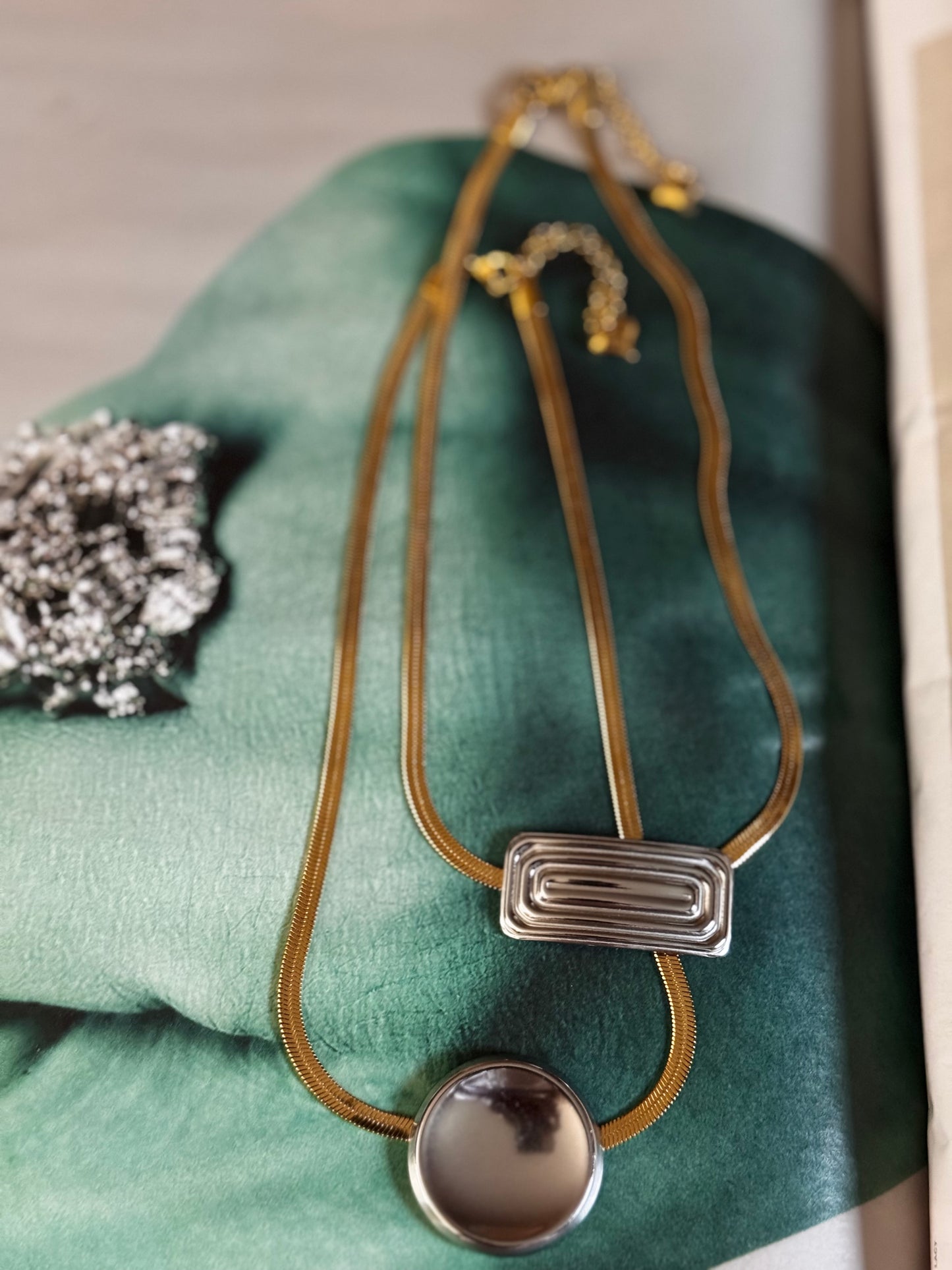 LONG BLOCK NECKLACE