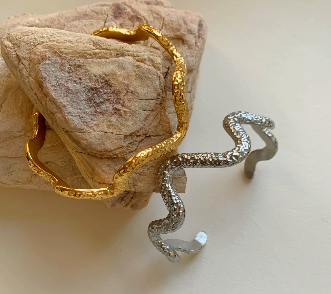 SWIRL CUFF BANGLES💛