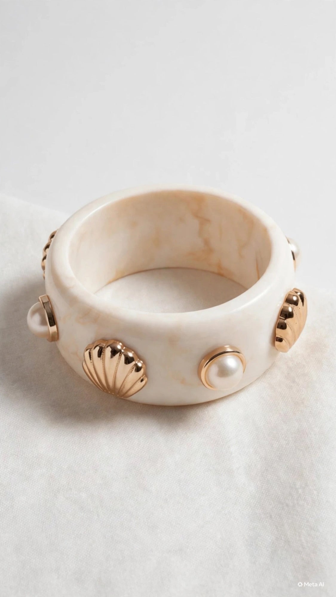 RESIN PEARL SHELL BANGLE 💛