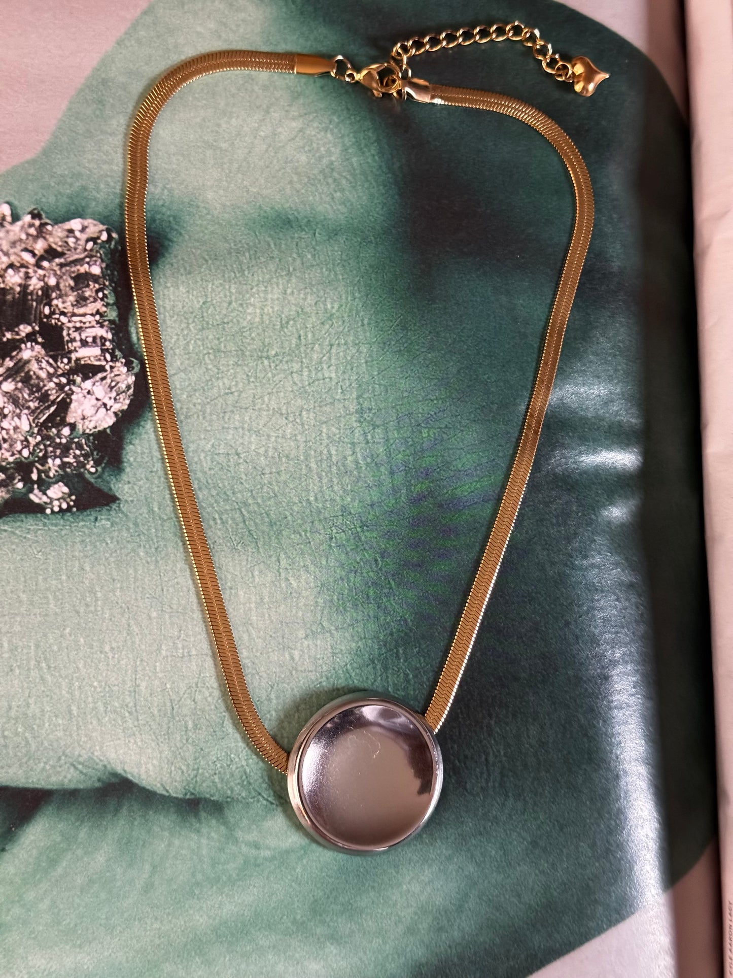 CIRCLE BLOCK NECKLACE