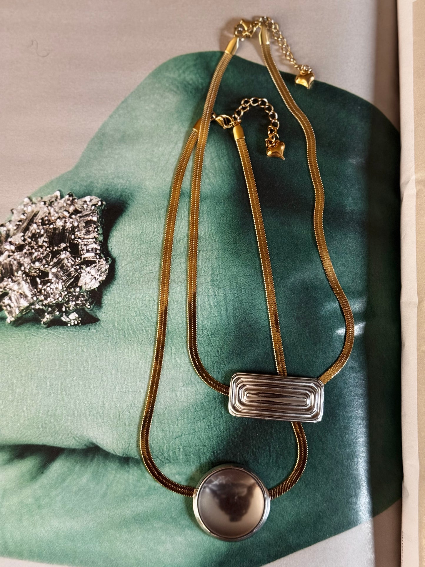 CIRCLE BLOCK NECKLACE